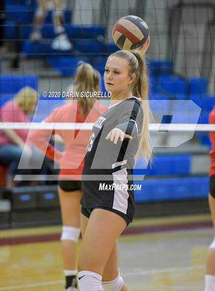 Thumbnail 1 in Queen Creek vs Mountain View (AIA 6A Round 1 Playoff)  photogallery.