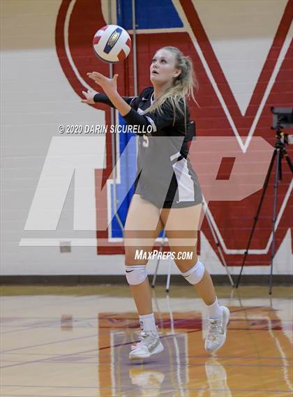 Thumbnail 1 in Queen Creek vs Mountain View (AIA 6A Round 1 Playoff)  photogallery.