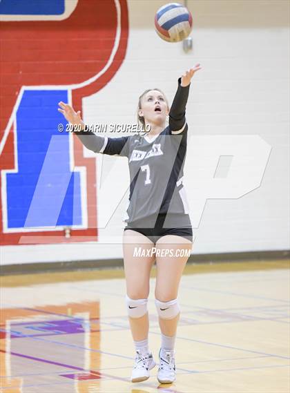 Thumbnail 3 in Queen Creek vs Mountain View (AIA 6A Round 1 Playoff)  photogallery.