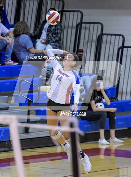Thumbnail 1 in Queen Creek vs Mountain View (AIA 6A Round 1 Playoff)  photogallery.