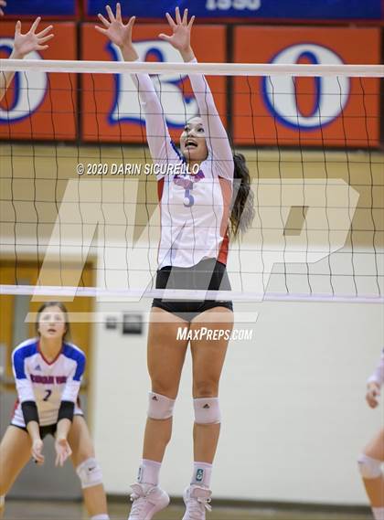 Thumbnail 2 in Queen Creek vs Mountain View (AIA 6A Round 1 Playoff)  photogallery.
