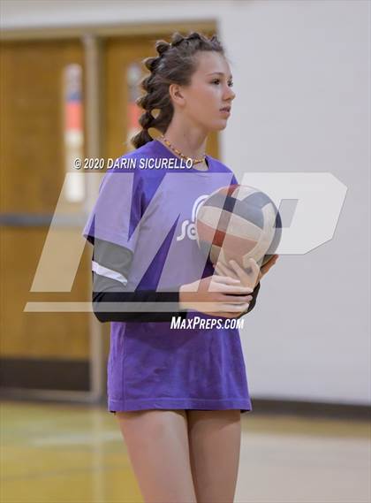 Thumbnail 2 in Queen Creek vs Mountain View (AIA 6A Round 1 Playoff)  photogallery.