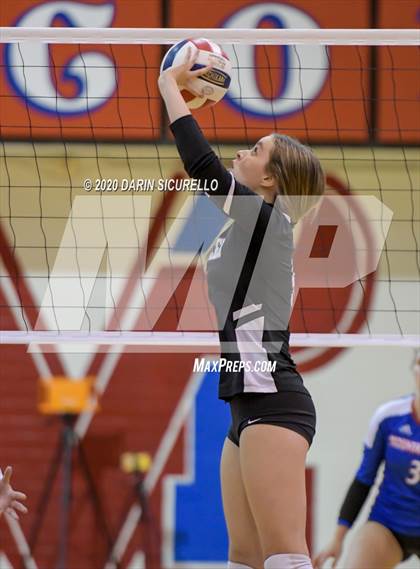 Thumbnail 1 in Queen Creek vs Mountain View (AIA 6A Round 1 Playoff)  photogallery.