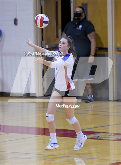 Thumbnail 3 in Queen Creek vs Mountain View (AIA 6A Round 1 Playoff)  photogallery.