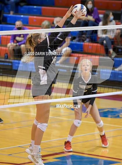 Thumbnail 1 in Queen Creek vs Mountain View (AIA 6A Round 1 Playoff)  photogallery.