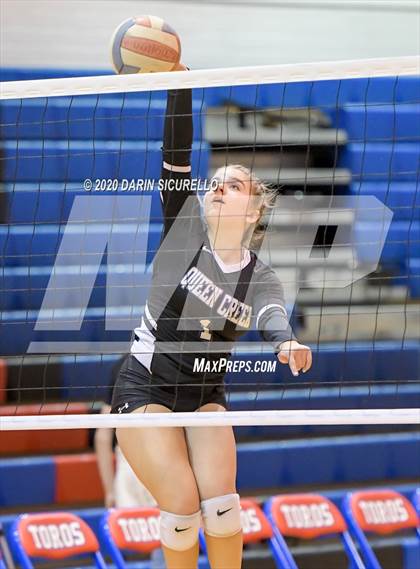 Thumbnail 3 in Queen Creek vs Mountain View (AIA 6A Round 1 Playoff)  photogallery.