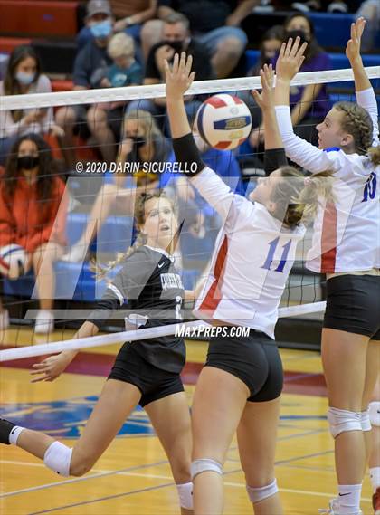 Thumbnail 3 in Queen Creek vs Mountain View (AIA 6A Round 1 Playoff)  photogallery.