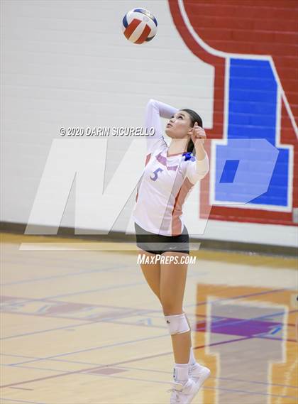 Thumbnail 3 in Queen Creek vs Mountain View (AIA 6A Round 1 Playoff)  photogallery.