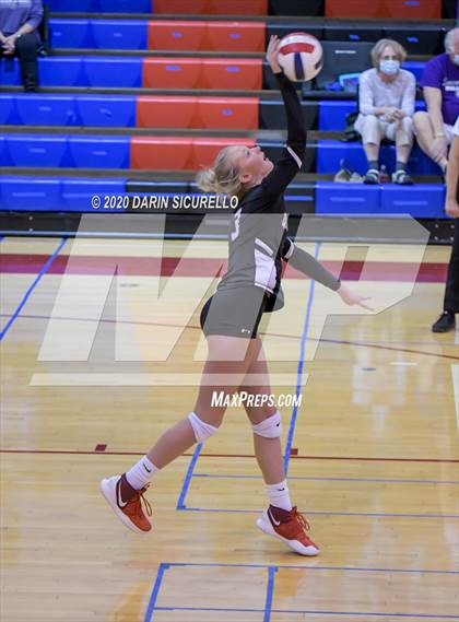 Thumbnail 1 in Queen Creek vs Mountain View (AIA 6A Round 1 Playoff)  photogallery.