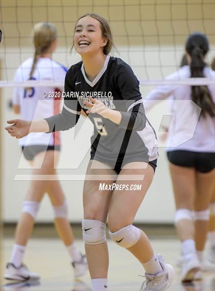Thumbnail 1 in Queen Creek vs Mountain View (AIA 6A Round 1 Playoff)  photogallery.