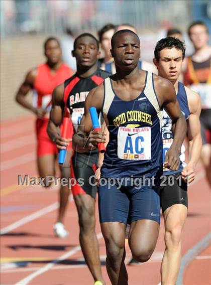 Thumbnail 2 in 117th Penn Relays (Boys 4x800m Small Schools Race 302) photogallery.