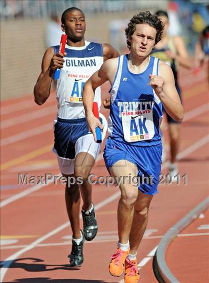 Thumbnail 2 in 117th Penn Relays (Boys 4x800m Small Schools Race 302) photogallery.
