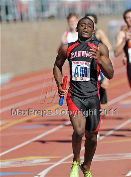 Thumbnail 2 in 117th Penn Relays (Boys 4x800m Small Schools Race 302) photogallery.