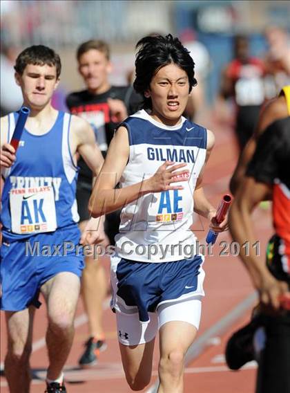 Thumbnail 2 in 117th Penn Relays (Boys 4x800m Small Schools Race 302) photogallery.