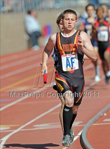 Thumbnail 2 in 117th Penn Relays (Boys 4x800m Small Schools Race 302) photogallery.