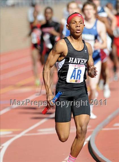 Thumbnail 3 in 117th Penn Relays (Boys 4x800m Small Schools Race 302) photogallery.