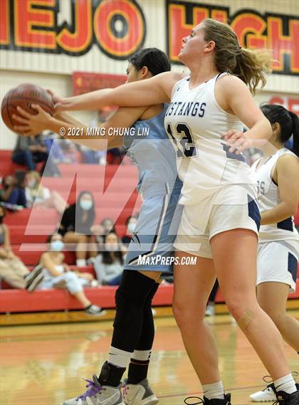 Thumbnail 3 in Dana Hills vs. Trabuco Hills (North South Tournament) photogallery.