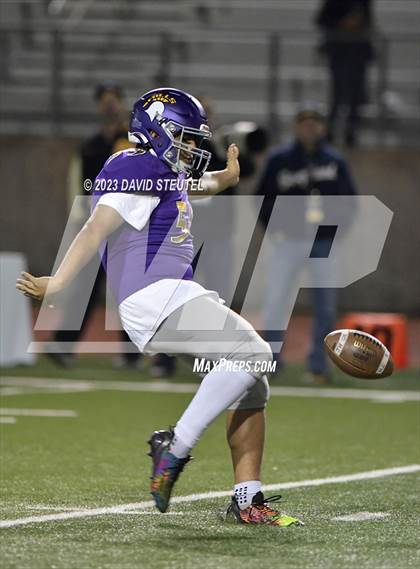 Thumbnail 3 in Soquel vs. Jurupa Hills (CIF State D4AA Final) photogallery.
