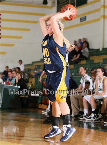 Thumbnail 3 in Seymour @ Knoxville Catholic (Pilot Food-Mart Invitational) photogallery.