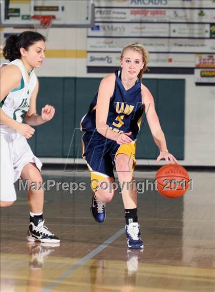 Thumbnail 1 in Seymour @ Knoxville Catholic (Pilot Food-Mart Invitational) photogallery.
