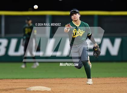 Thumbnail 1 in Long Beach Poly vs. Millikan photogallery.