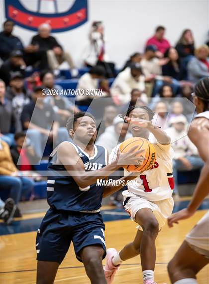 Thumbnail 3 in Henderson Collegiate @ Voyager (TNC 1A Semifinal) photogallery.
