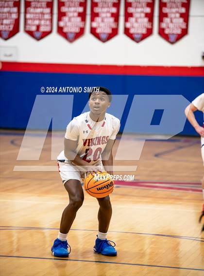 Thumbnail 3 in Henderson Collegiate @ Voyager (TNC 1A Semifinal) photogallery.
