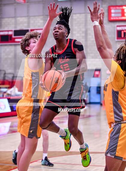 Thumbnail 2 in Coronado @ Foothill (Nike Extravaganza) photogallery.