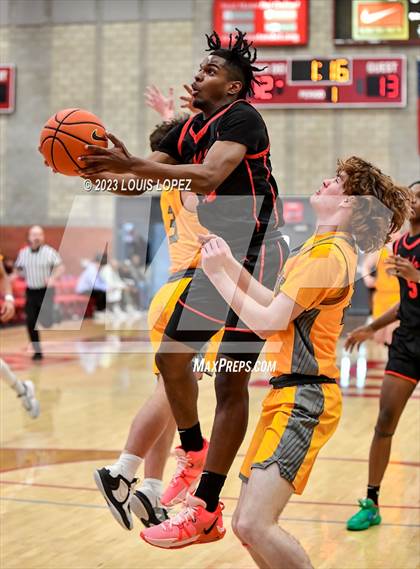 Thumbnail 2 in Coronado @ Foothill (Nike Extravaganza) photogallery.