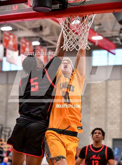 Thumbnail 3 in Coronado @ Foothill (Nike Extravaganza) photogallery.