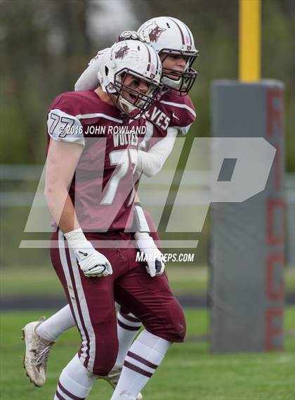 Thumbnail 2 in Deerfield @ Prairie Ridge (IHSA Class 6A Playoffs) photogallery.