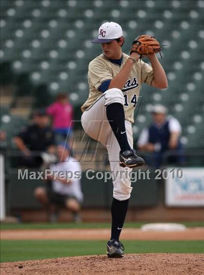 Thumbnail 1 in Klein Collins vs. Georgetown (Texas 5A Region II Playoffs) photogallery.