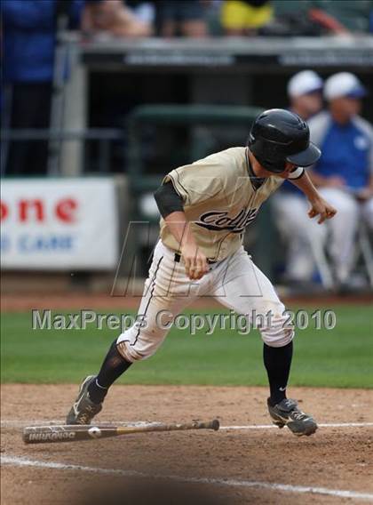 Thumbnail 2 in Klein Collins vs. Georgetown (Texas 5A Region II Playoffs) photogallery.