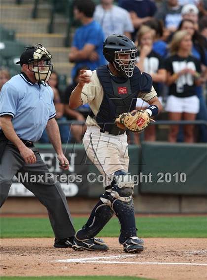 Thumbnail 2 in Klein Collins vs. Georgetown (Texas 5A Region II Playoffs) photogallery.