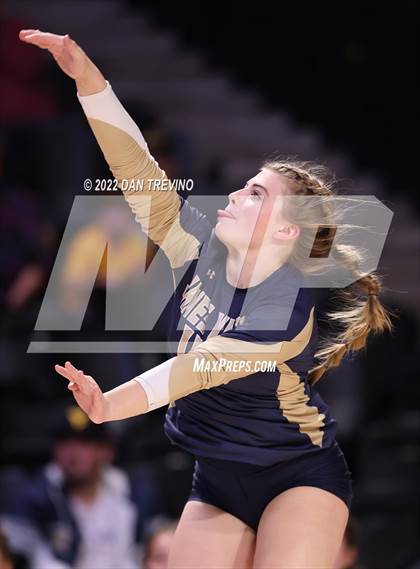 Thumbnail 3 in Grafton vs James Wood (VHSL Class 4 Final) photogallery.