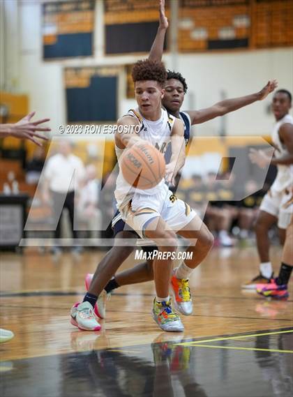 Thumbnail 3 in Dwight-Englewood vs St. Anthony's (Long Island Holiday Invitational) photogallery.