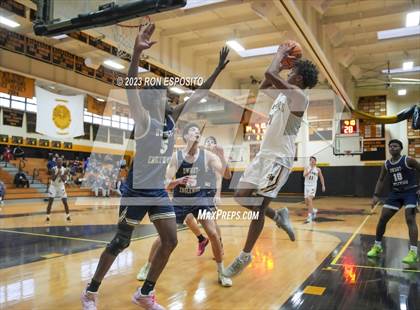 Thumbnail 2 in Dwight-Englewood vs St. Anthony's (Long Island Holiday Invitational) photogallery.