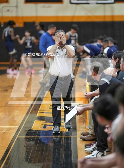 Thumbnail 3 in Dwight-Englewood vs St. Anthony's (Long Island Holiday Invitational) photogallery.
