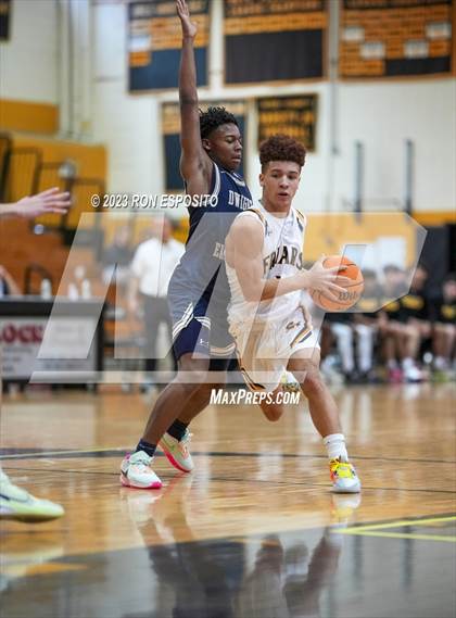 Thumbnail 2 in Dwight-Englewood vs St. Anthony's (Long Island Holiday Invitational) photogallery.