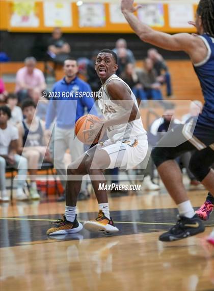 Thumbnail 1 in Dwight-Englewood vs St. Anthony's (Long Island Holiday Invitational) photogallery.