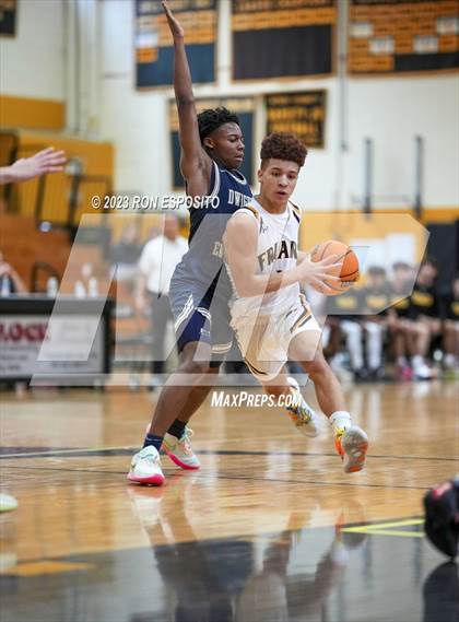Thumbnail 1 in Dwight-Englewood vs St. Anthony's (Long Island Holiday Invitational) photogallery.