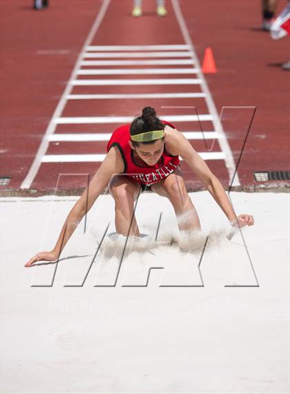 Thumbnail 3 in NYSPHSAA Track and Field Championships  photogallery.