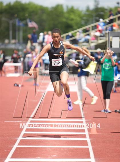 Thumbnail 2 in NYSPHSAA Track and Field Championships  photogallery.