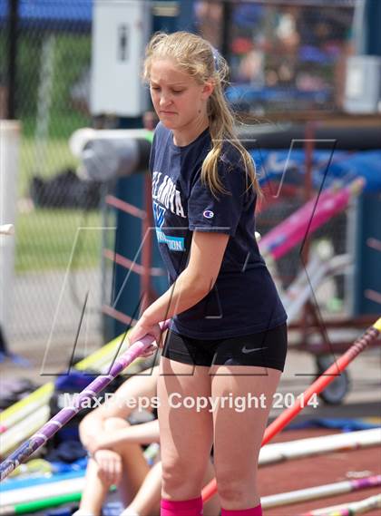 Thumbnail 2 in NYSPHSAA Track and Field Championships  photogallery.