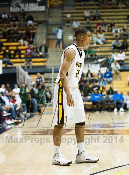 Thumbnail 1 in Bishop O'Dowd vs. Capital Christian (MaxPreps MLK Classic) photogallery.