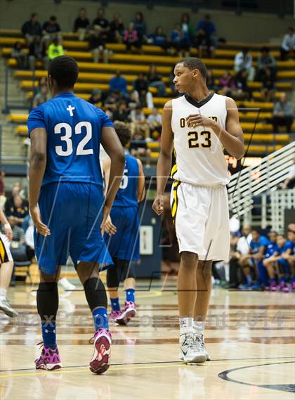 Thumbnail 3 in Bishop O'Dowd vs. Capital Christian (MaxPreps MLK Classic) photogallery.