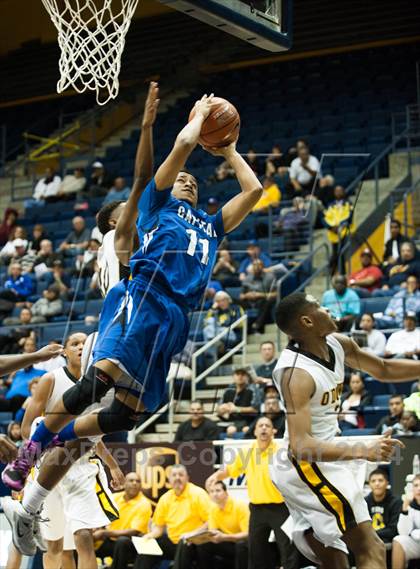Thumbnail 3 in Bishop O'Dowd vs. Capital Christian (MaxPreps MLK Classic) photogallery.