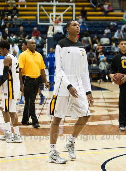 Thumbnail 3 in Bishop O'Dowd vs. Capital Christian (MaxPreps MLK Classic) photogallery.