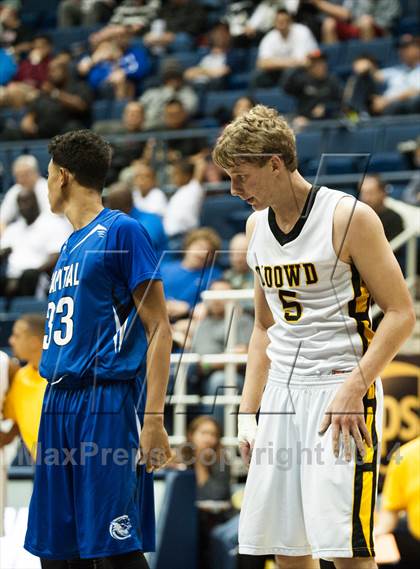 Thumbnail 1 in Bishop O'Dowd vs. Capital Christian (MaxPreps MLK Classic) photogallery.