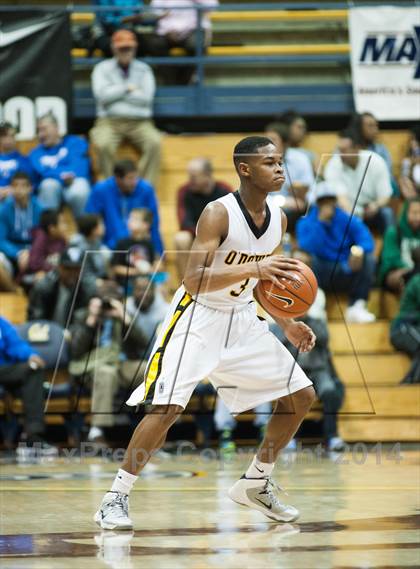 Thumbnail 3 in Bishop O'Dowd vs. Capital Christian (MaxPreps MLK Classic) photogallery.